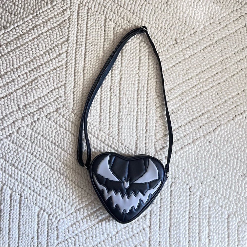 ིྀི ˚𓃹Love Pain & Stitches Purse   ིྀི ˚𓃹